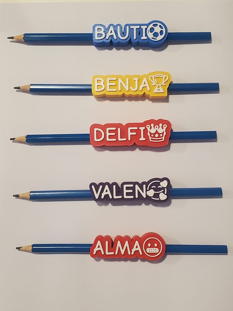 Lápices con nombre y emoji